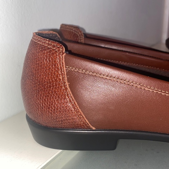 SAS Penny Loafer Slip On Brown Snake Skin Print Shoe- Sz 8 Narrow - Picture 2 of 13